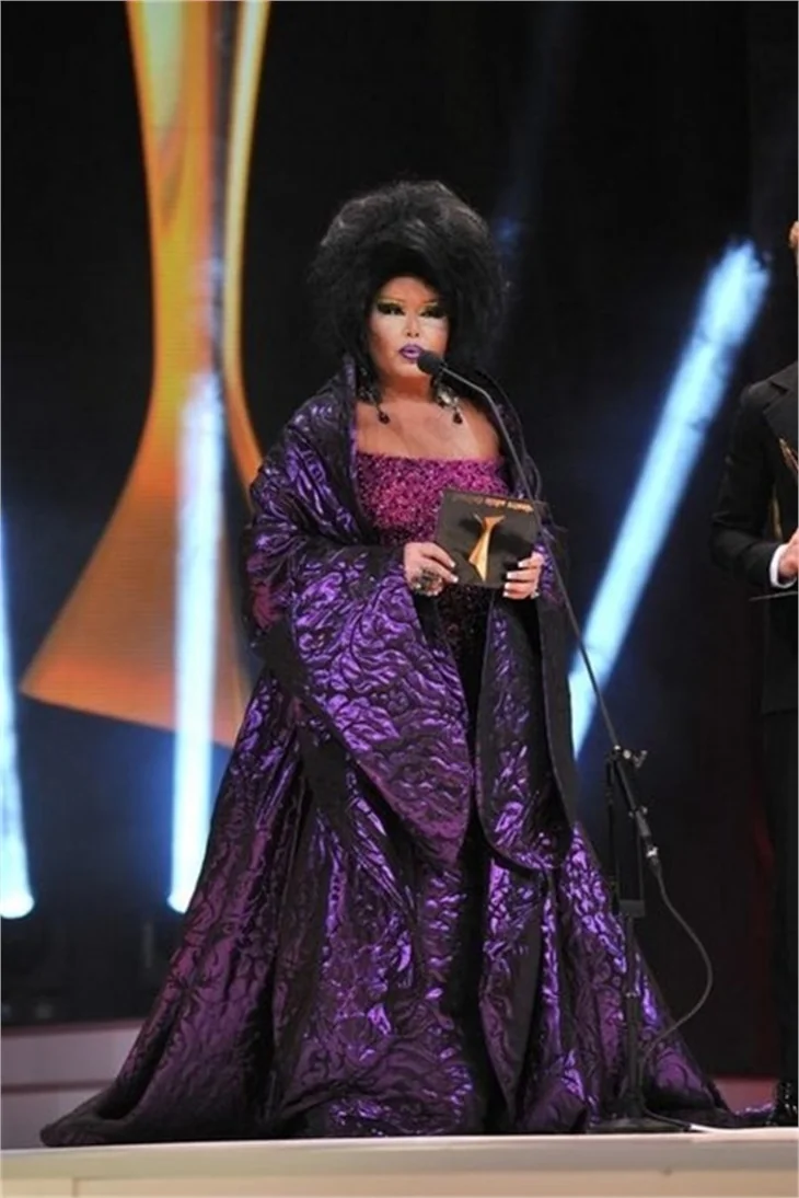 Bülent Ersoy'dan Ajda Pekkan'a: Hödük, ucube!...