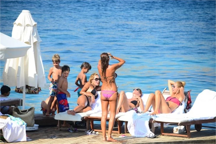 Bütün kızlar Bodrum'da toplandı!