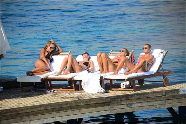 Bütün kızlar Bodrum'da toplandı!