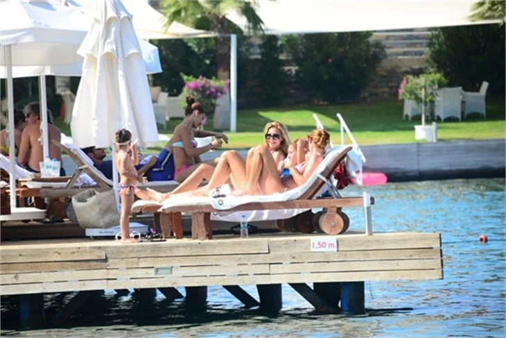 Bütün kızlar Bodrum'da toplandı!
