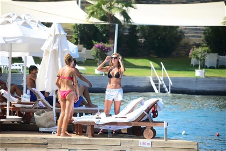 Bütün kızlar Bodrum'da toplandı!