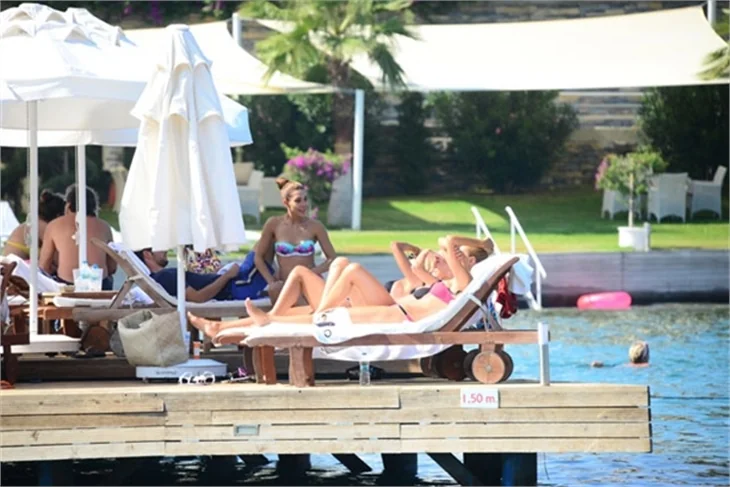 Bütün kızlar Bodrum'da toplandı!