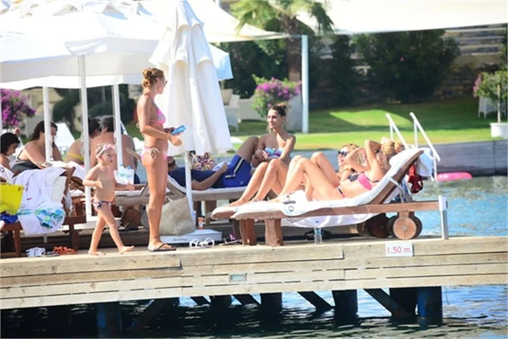Bütün kızlar Bodrum'da toplandı!