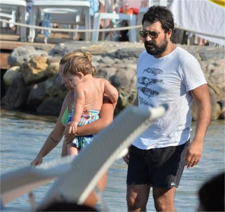 Bülent İnal'ın aile saadeti!