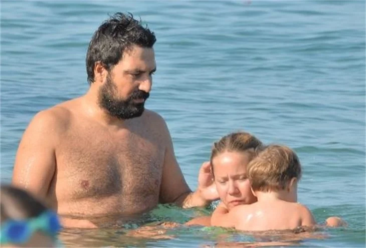Bülent İnal'ın aile saadeti!