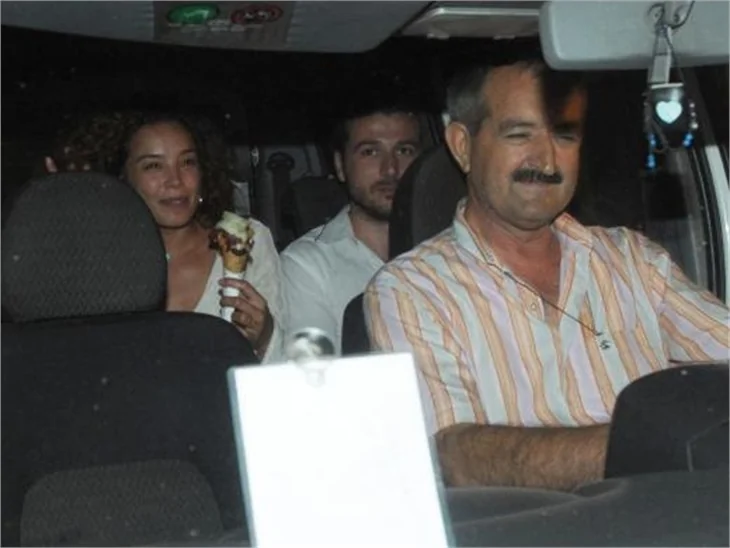 Azra Akın'a Kıvanç Tatlıtuğ sorulunca duymazlıktan geldi!