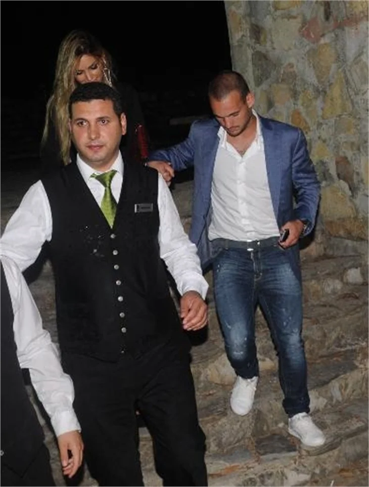 Yolanthe Yenge, Kıvanç Tatlıtuğ ile aynı dizide!