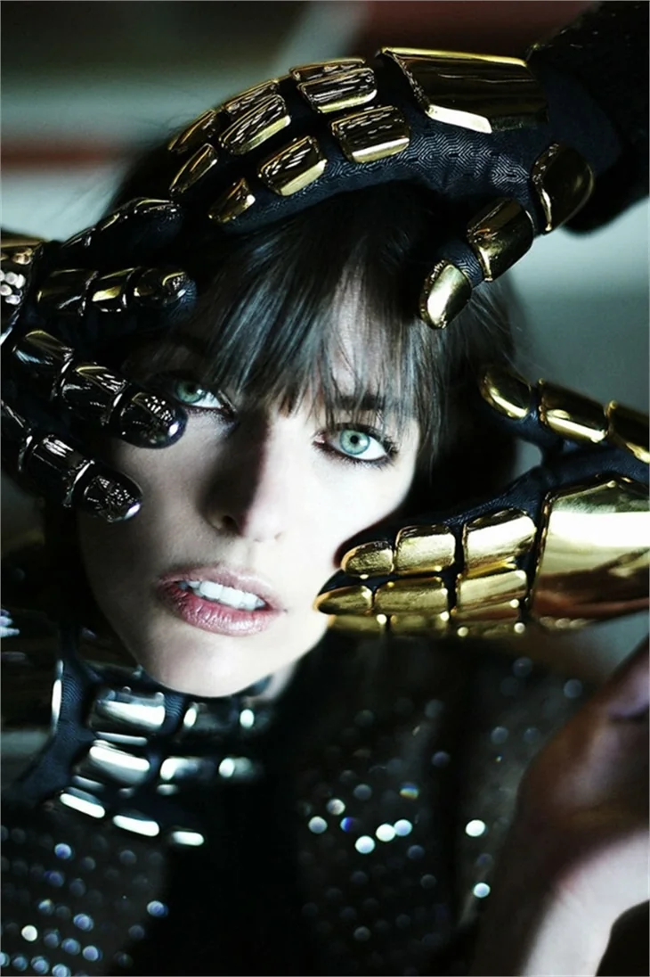 Milla Jovovich geri döndü!
