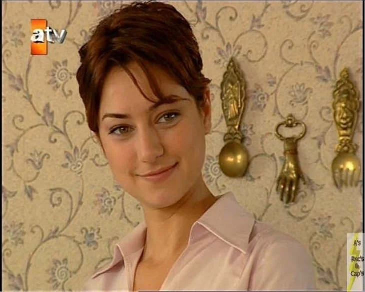 Sanem Çelik aylık 160 bin TL'yi elinin tersiyle itti!