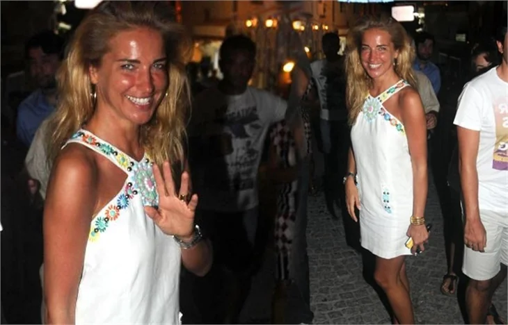 Burcu Esmersoy Çeşme'den vazgeçemiyor!