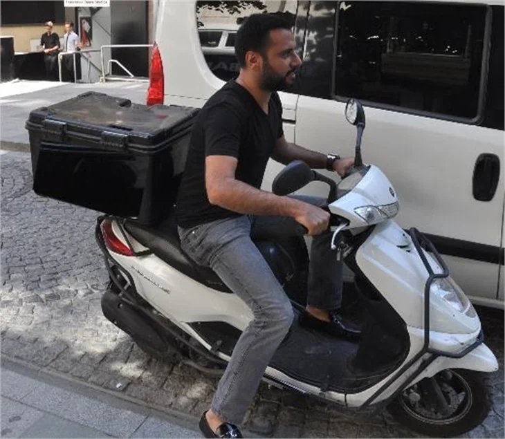 Alişan kuryeliğe başladı!