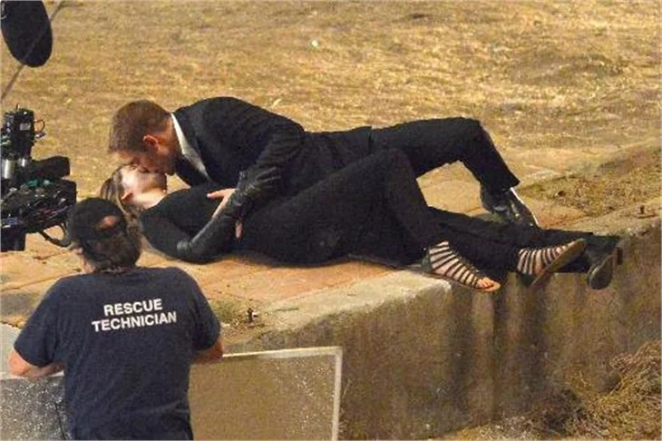 Robert Pattinson fena yakalandı!
