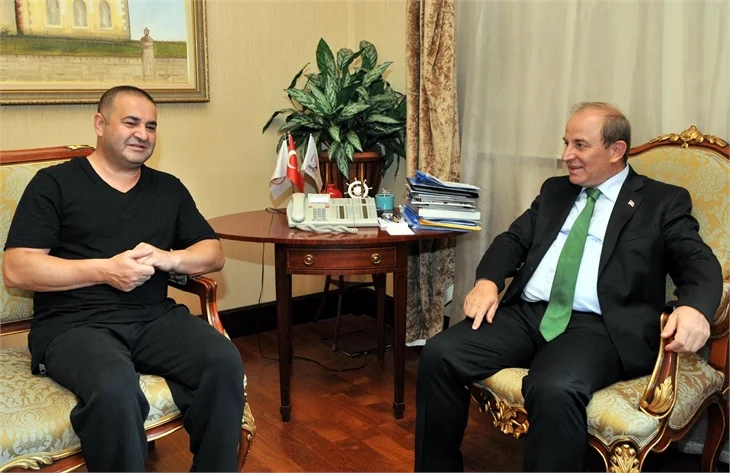 Şafak Sezer ablası için ne dedi?