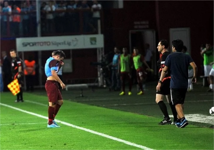 Volkan Şen maçın ortasında gözyaşlarına boğuldu!
