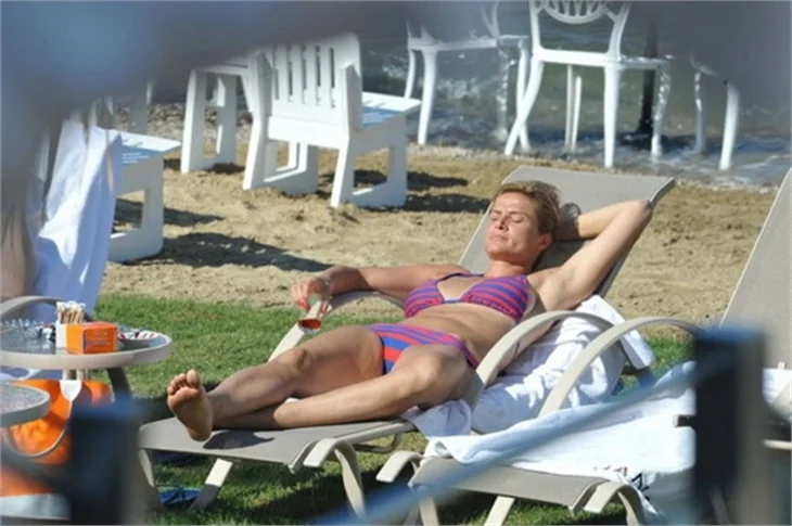 Sosyetik plaj güzelleri!