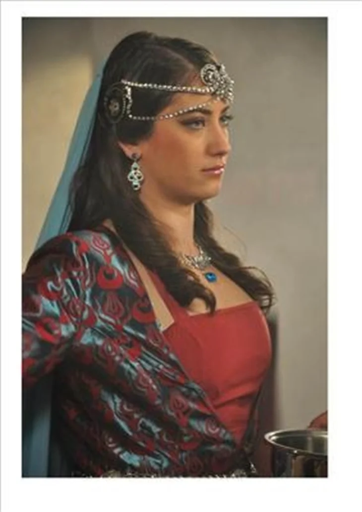 Hazal Kaya: 2,5 ayda 11 kilo verdim!