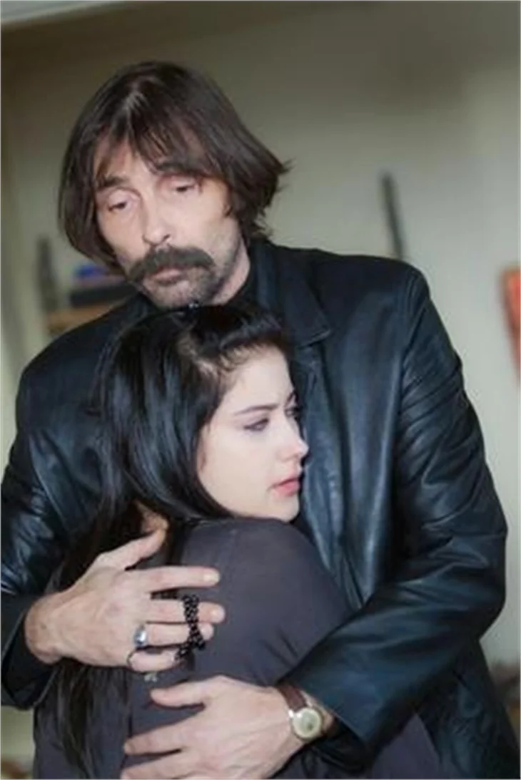 Hazal Kaya: 2,5 ayda 11 kilo verdim!