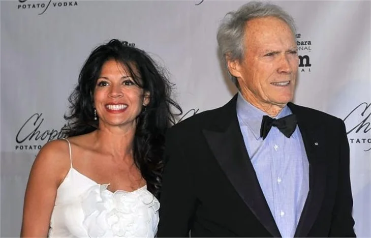 Clint Eastwood 17 yıllık eşinden boşandı