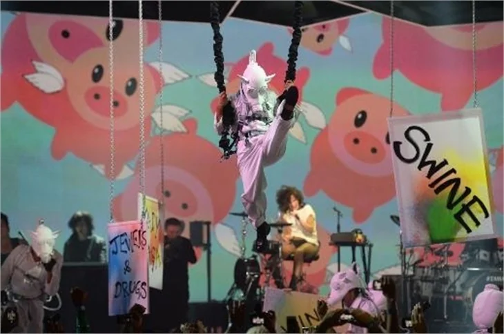 Lady Gaga festivale yine damga vurdu!