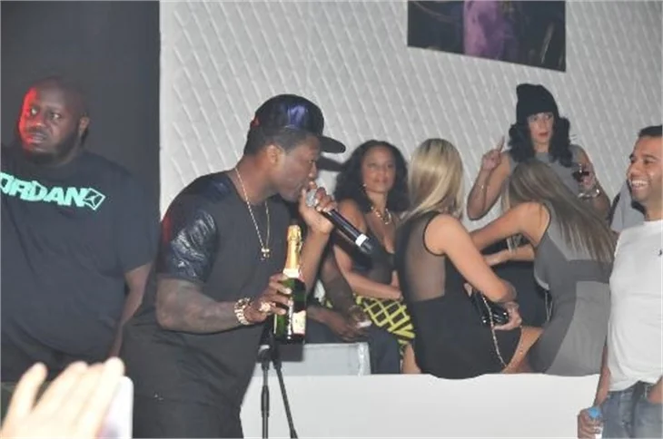 50 Cent için 50 şişe şampanya!