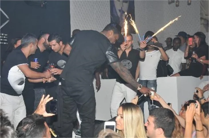 50 Cent için 50 şişe şampanya!