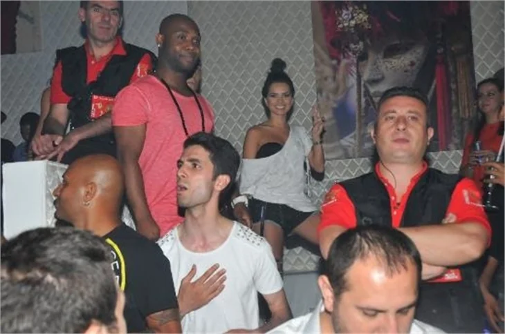 50 Cent için 50 şişe şampanya!