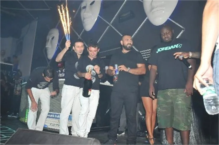 50 Cent için 50 şişe şampanya!