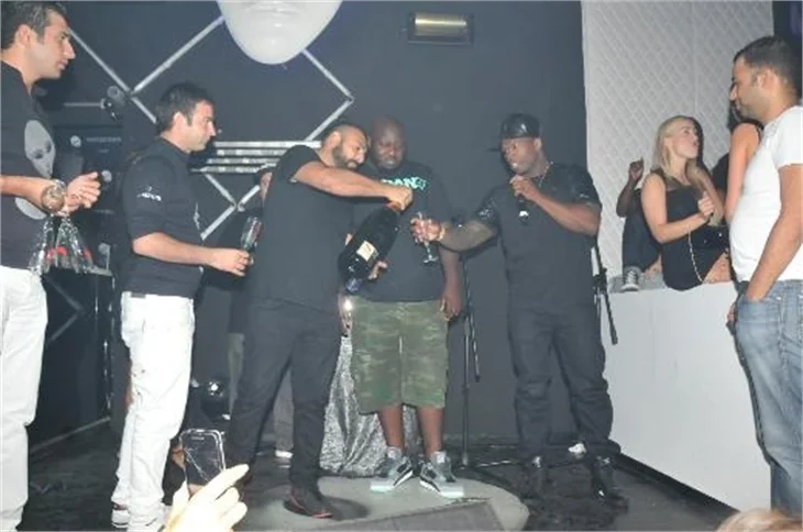 50 Cent için 50 şişe şampanya!