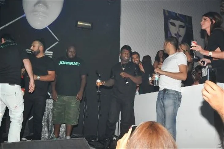 50 Cent için 50 şişe şampanya!
