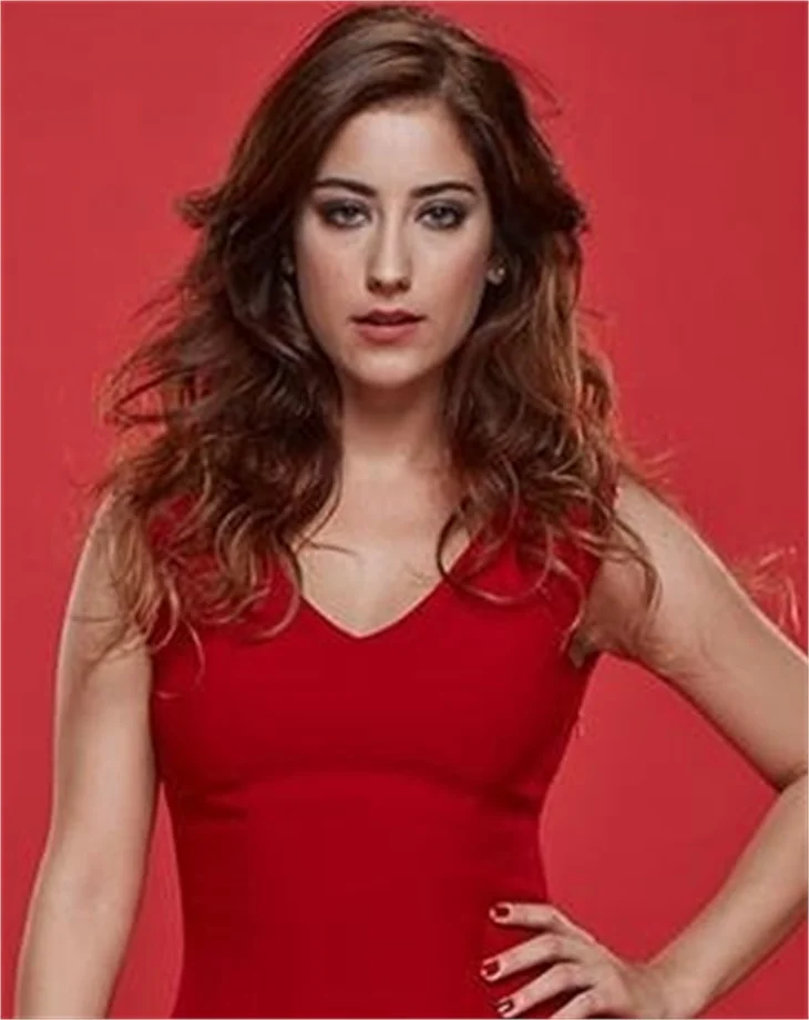 Hazal Kaya-Aslı Tandoğan rekabeti!