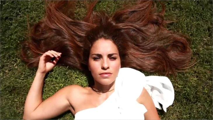 Hazal Kaya-Aslı Tandoğan rekabeti!