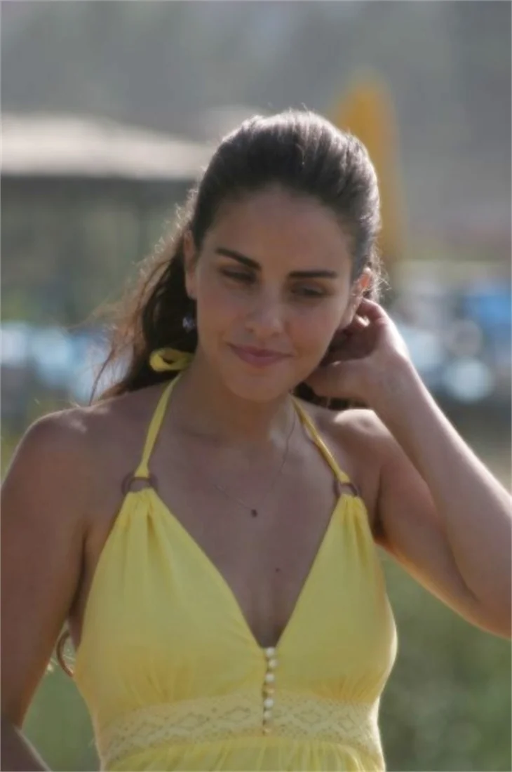 Hazal Kaya-Aslı Tandoğan rekabeti!