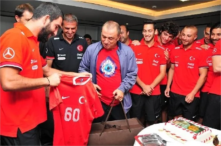 Fatih Terim'e sürpriz doğum günü!