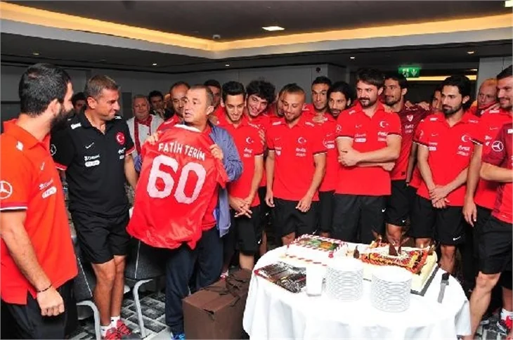 Fatih Terim'e sürpriz doğum günü!