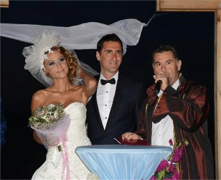 Bekir Aksoy dünya evine girdi!