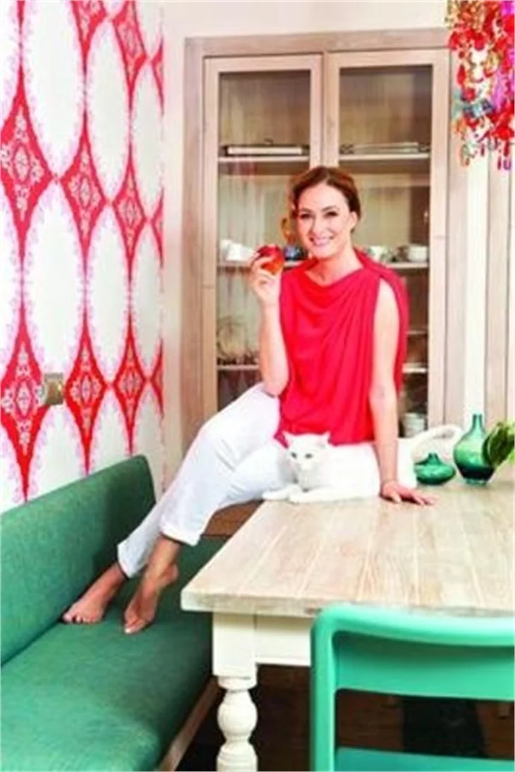 Ceyda Düvenci: Twitter'daki yorumlara üzüldüm!