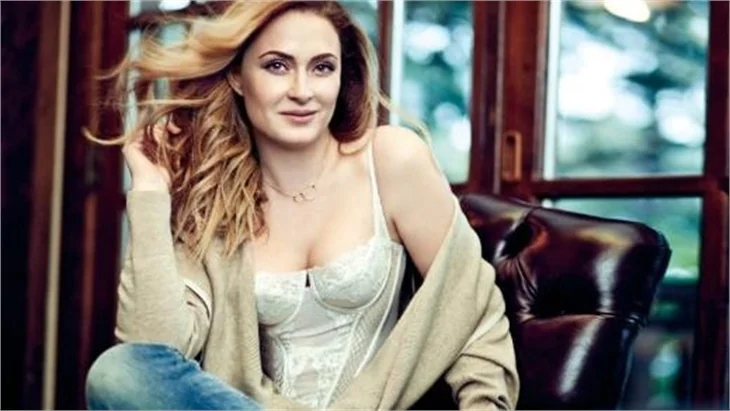 Ceyda Düvenci: Twitter'daki yorumlara üzüldüm!