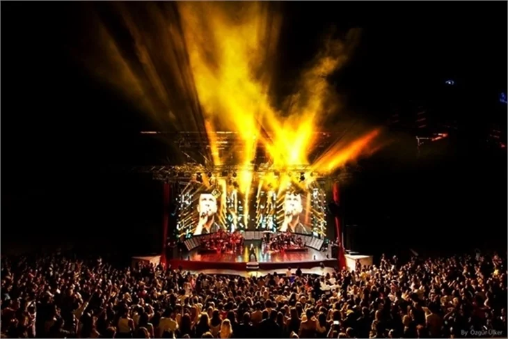 Tarkan konserinde tuvalet krizi!
