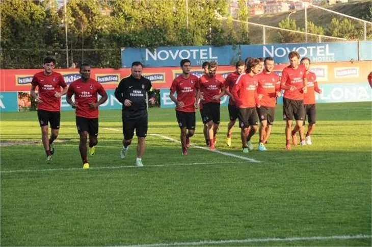 Trabzonspor yönetiminden antrenmanda takıma destek!