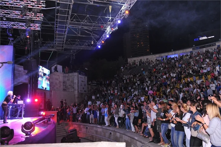 Ajda Pekkan'dan playback'li konser!