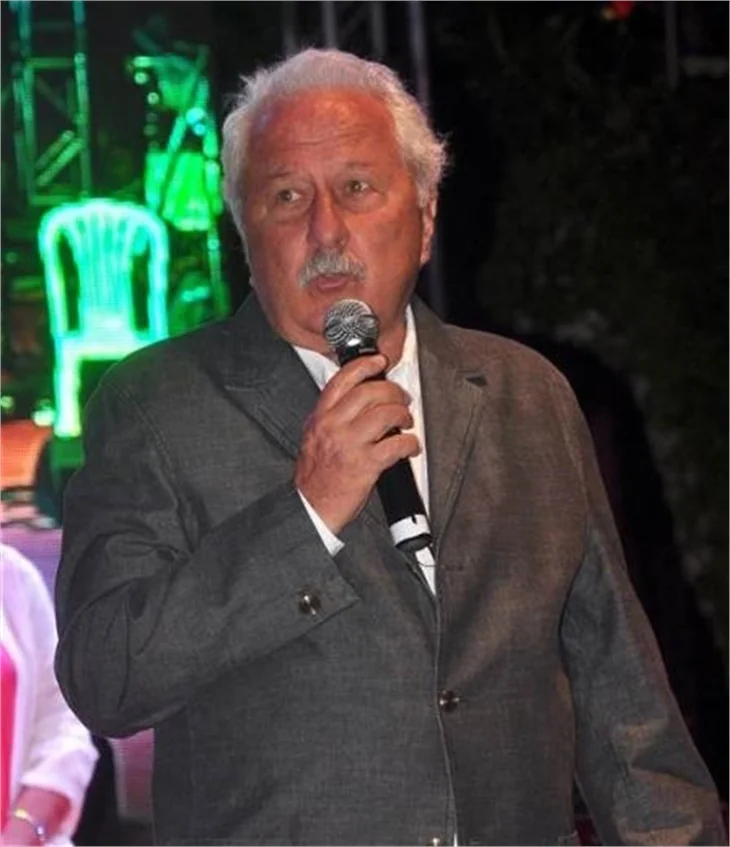 Mustafa Alabora sahneye çıkınca ortalık karıştı!