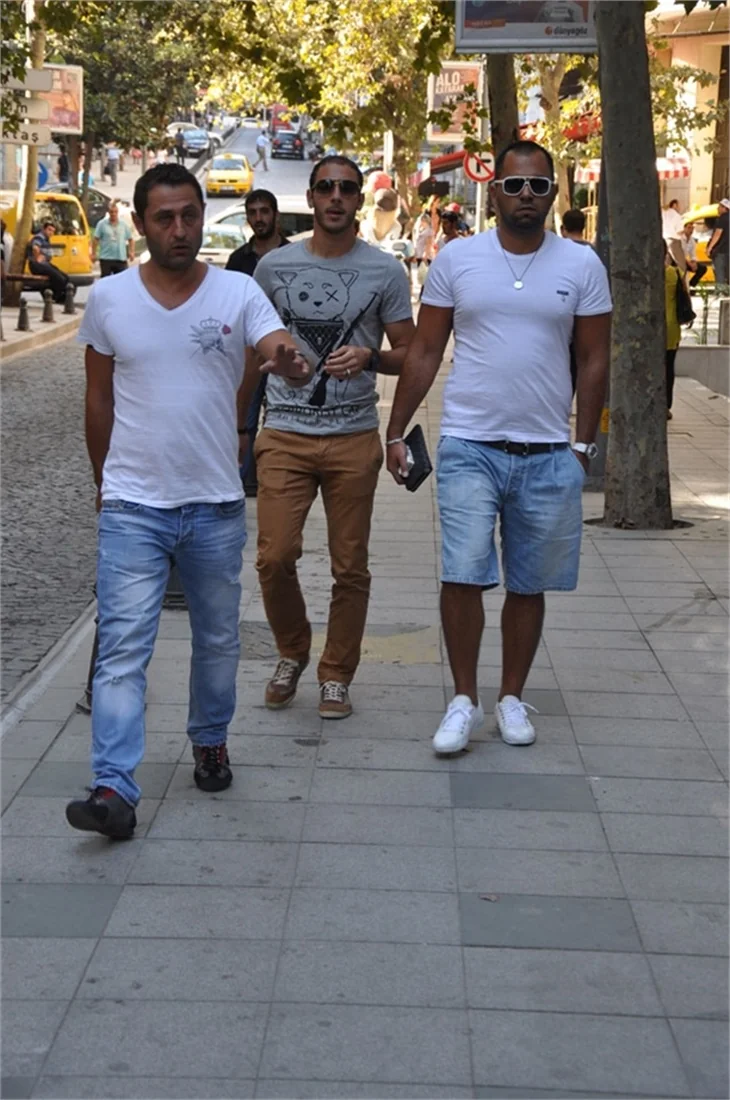 Galatasaraylı Nordin Amrabat sevgilisini çektirmedi!