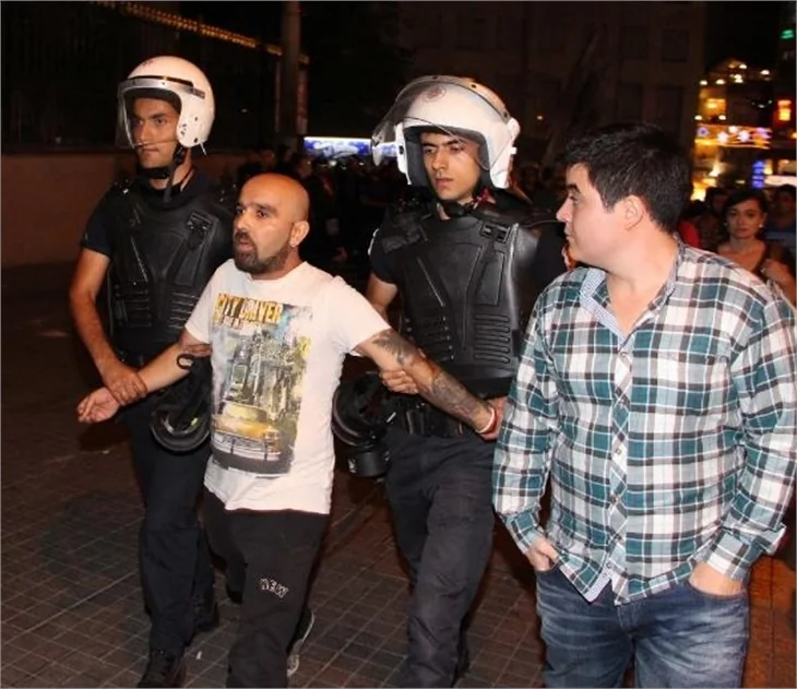 İstiklal Caddesi'nde polis müdahalesi!