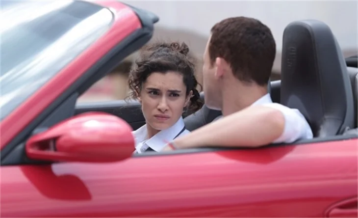 Zeynep ile Barış'ın aşkı Kerem'i rahatsız ediyor!
