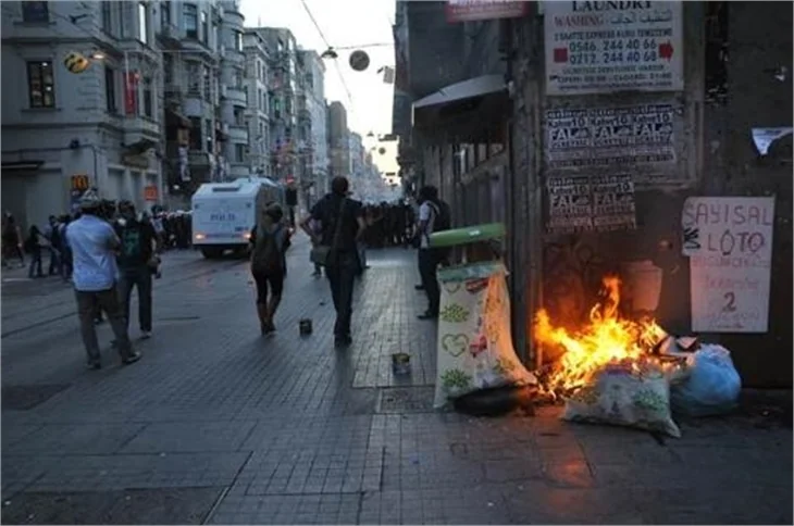 Taksim'de polis müdahalesi!