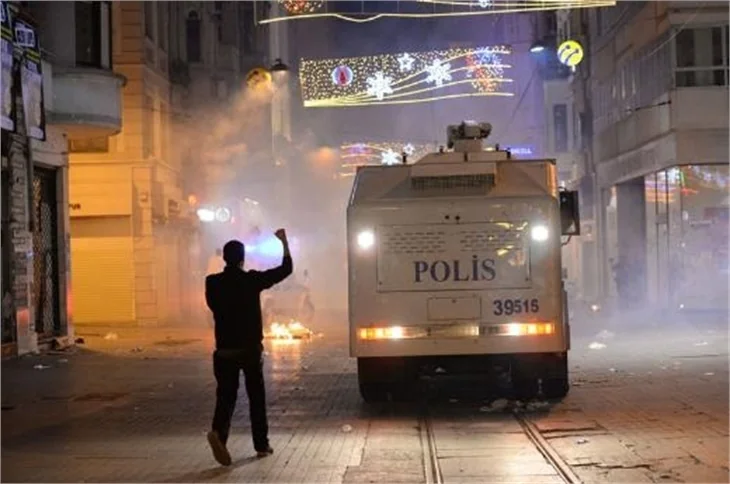 Taksim'de polis müdahalesi!