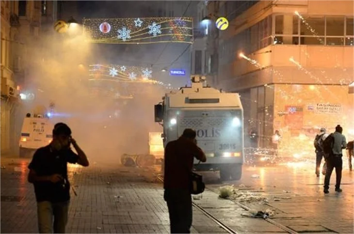 Taksim'de polis müdahalesi!