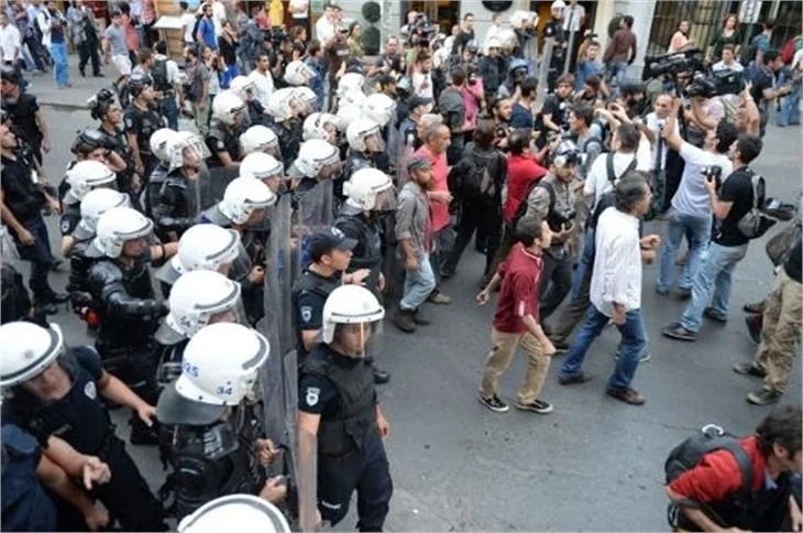 Taksim'de polis müdahalesi!