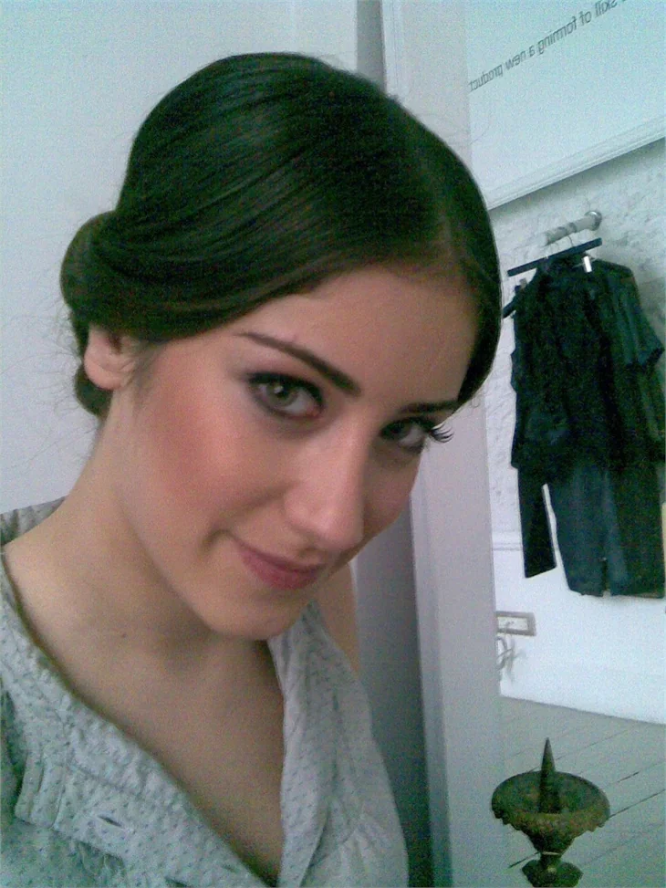 Hazal Kaya, Roma yolcusu!