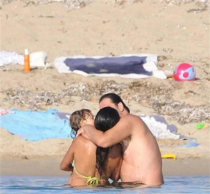 Penelope Cruz tatilde sereserpe!